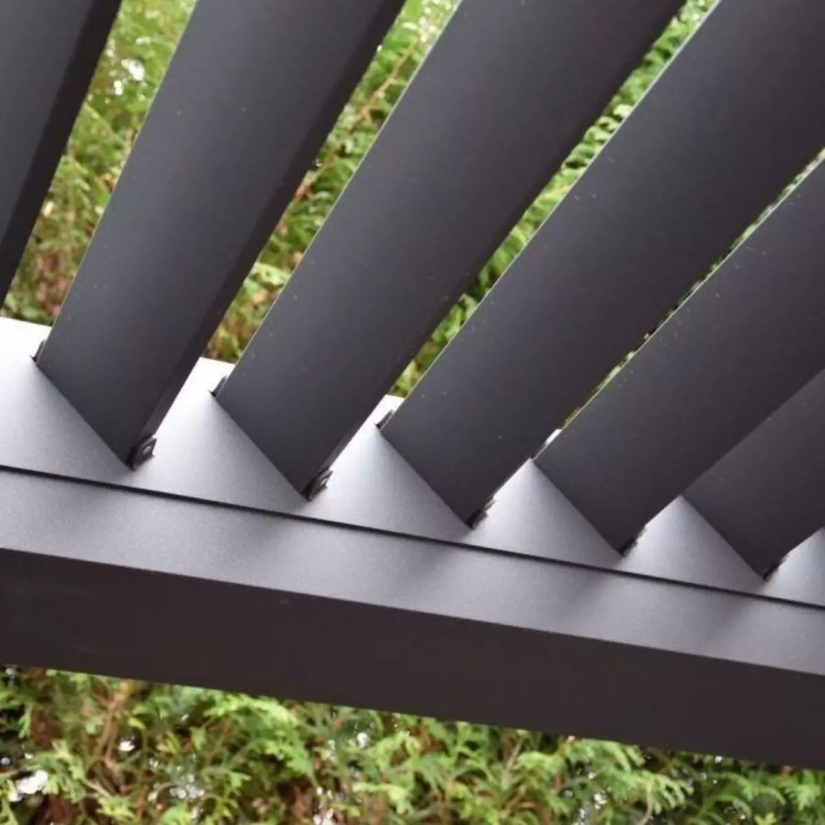 Cara Memperpanjang Umur Pakai Atap Aluminium Buka Tutup