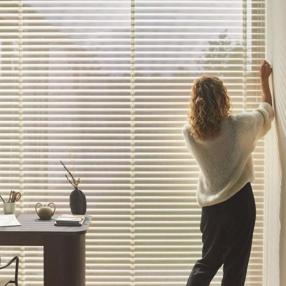 UV Blinds dan Tirai Biasa, Mana yang Lebih Cocok?
