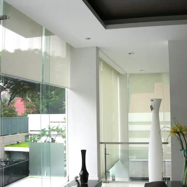 Roller Blinds Ruang Tamu